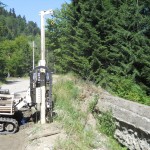 Executie foraje geotehnice la consolidare drum de sonda in zona Zemes